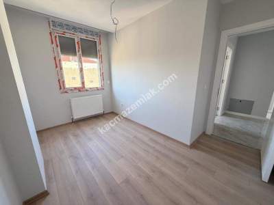 Küçükyalı'da Sahile Marmaraya Yakın 3+1 Dublex 11