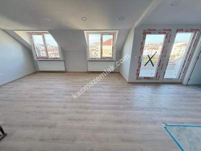 Küçükyalı'da Sahile Marmaraya Yakın 3+1 Dublex 3