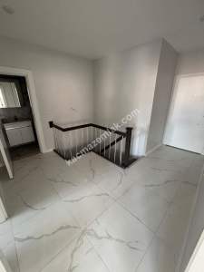 Küçüyalı Marmarayın Dibinde Yüksek Tavanlı 3+1Dubleks 23