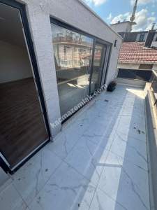 Küçüyalı Marmarayın Dibinde Yüksek Tavanlı 3+1Dubleks 40