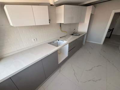 Küçüyalı Marmarayın Dibinde Yüksek Tavanlı 3+1Dubleks 13