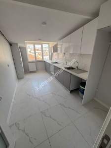 Küçüyalı Marmarayın Dibinde Yüksek Tavanlı 3+1Dubleks 4