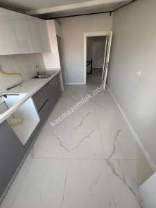 Küçüyalı Marmarayın Dibinde Yüksek Tavanlı 3+1Dubleks 3