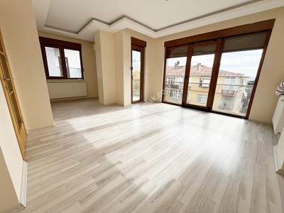 K.yalı Mektep Cad. Deniz Manzaralı 3+1 Dubleks 15