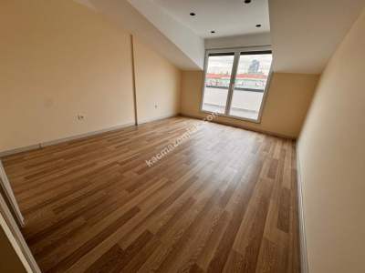 Acıbademde Sıfır Binada Yüksek Tavanlı 250 M2 Net 4+2 16