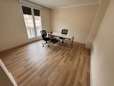 Acıbademde Sıfır Binada Yüksek Tavanlı 250 M2 Net 4+2 12