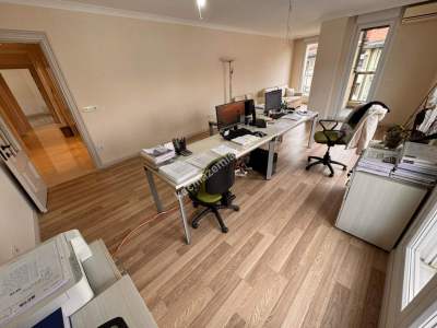 Acıbademde Sıfır Binada Yüksek Tavanlı 250 M2 Net 4+2 7