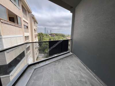 Acıbadem Balözü Sokakta Sıfır Satılık 5+2 Dubleks 5