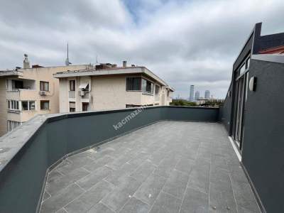 Acıbadem Balözü Sokakta Sıfır Satılık 5+2 Dubleks 23