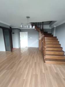 Trabzon Bahçecik Mah.de Satılık 195M2 Kullanımlı Dublek 22