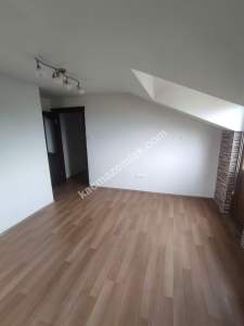 Trabzon Bahçecik Mah.de Satılık 195M2 Kullanımlı Dublek 31