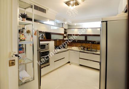 Üsküdar Sultatepe'de, Boğaz Ve Şehir Manzaralı, Satılı 34