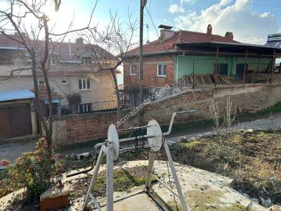 Uşak Eşme Armutlu Köyünde Satılık Köy Evi 2