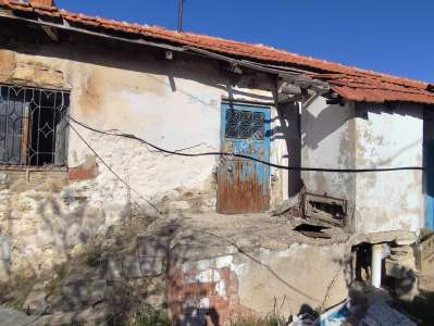 Uşak Eşme Karaahmetli Köyünde Satılık Köy Evi 3