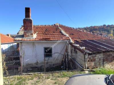 Uşak Eşme Karaahmetli Köyünde Satılık Köy Evi 4