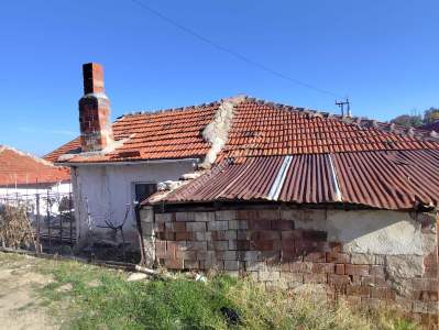 Uşak Eşme Karaahmetli Köyünde Satılık Köy Evi 5