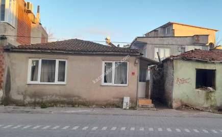 Çanakkale Ezine İlçesinde Merkezde Satılık Müstakil Ev 1