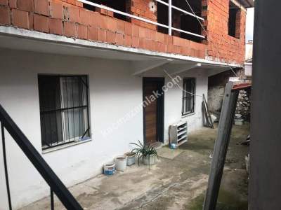 Bergamada Uygun Fiyatlı Satılık Müstakil Ev 1
