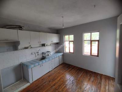 Kütahya Merkez Soğuk Çeşme Köyü Satlık Müstakil Ev 37