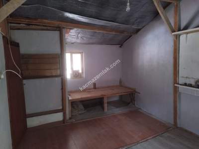 Kütahya Merkez Soğuk Çeşme Köyü Satlık Müstakil Ev 14