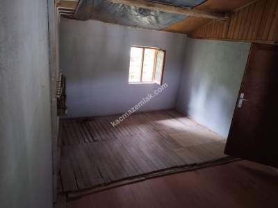 Kütahya Merkez Soğuk Çeşme Köyü Satlık Müstakil Ev 15