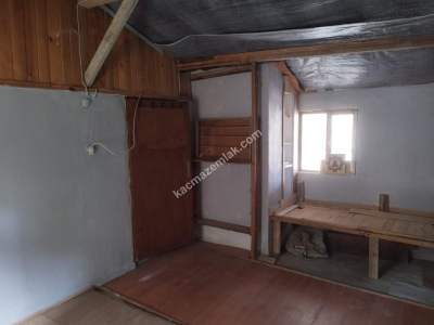 Kütahya Merkez Soğuk Çeşme Köyü Satlık Müstakil Ev 13