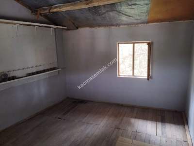 Kütahya Merkez Soğuk Çeşme Köyü Satlık Müstakil Ev 11