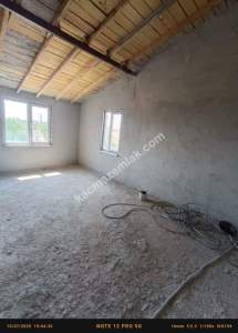 Niğde Bor Acıgölde Satılık 3 Katlı Müstakil Ev 11