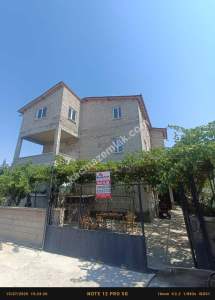 Niğde Bor Acıgölde Satılık 3 Katlı Müstakil Ev 1