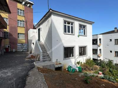 Trabzon Bahçeçik Mah. Satılık 2 Katlı Bahçeli Ev 4