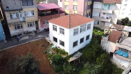 Trabzon Bahçeçik Mah. Satılık 2 Katlı Bahçeli Ev 1