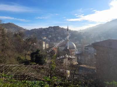 Kilimli Güney Mahallesinde Satılık Bahçeli Kargir Ev 4