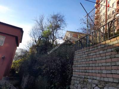 Kilimli Güney Mahallesinde Satılık Bahçeli Kargir Ev 3