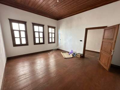 Trabzon Ortahisar Pazarkapı Satılık Tarihi Bina 17