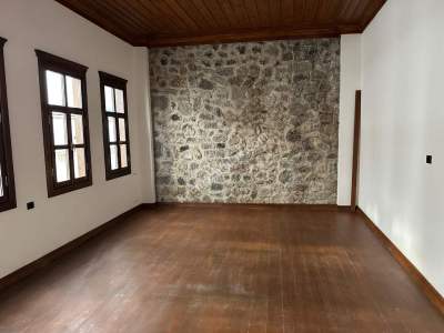 Trabzon Ortahisar Pazarkapı Satılık Tarihi Bina 13