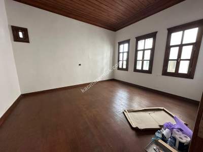 Trabzon Ortahisar Pazarkapı Satılık Tarihi Bina 18