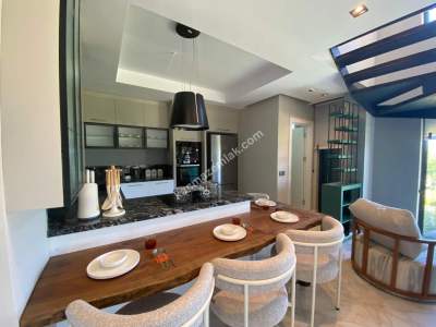 Site İçerisinde Müstakil Tripleks Villa 4+1 15