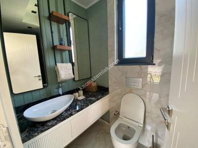 Site İçerisinde Müstakil Tripleks Villa 4+1 24