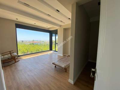 Site İçerisinde Müstakil Tripleks Villa 4+1 16