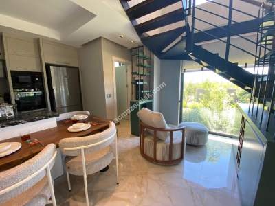 Site İçerisinde Müstakil Tripleks Villa 4+1 19