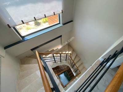 Site İçerisinde Müstakil Tripleks Villa 4+1 36