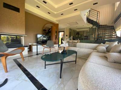 Site İçerisinde Müstakil Tripleks Villa 4+1 11