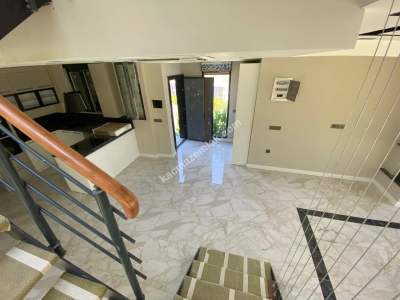 Doğanın Sessizliği İçinde Huzurlu Villa 4+1 25