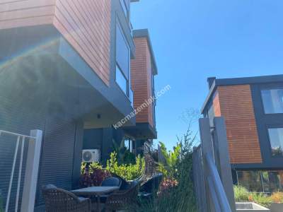 Doğanın Sessizliği İçinde Huzurlu Villa 4+1 8