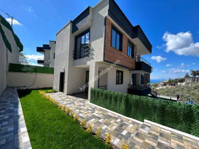 Altınoluk'da Kapalı Garajlı Bağımsız Satılık Villa 1