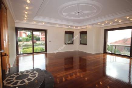 Üsküdar Kız Kulesi Konaklarında 5 Katlı 1.000 M² Lüks V 12