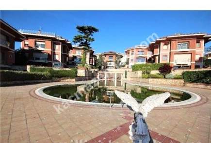 Üsküdar Kız Kulesi Konaklarında 5 Katlı 1.000 M² Lüks V 1