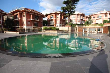 Üsküdar Kız Kulesi Konaklarında 5 Katlı 1.000 M² Lüks V 3