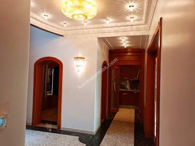 Üsküdar Kız Kulesi Konaklarında 5 Katlı 1.000 M² Lüks V 9