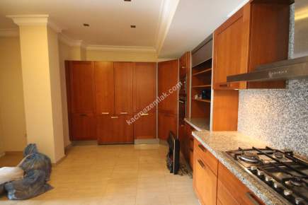 Üsküdar Kız Kulesi Konaklarında Satılık 5 Katlı Villa 33